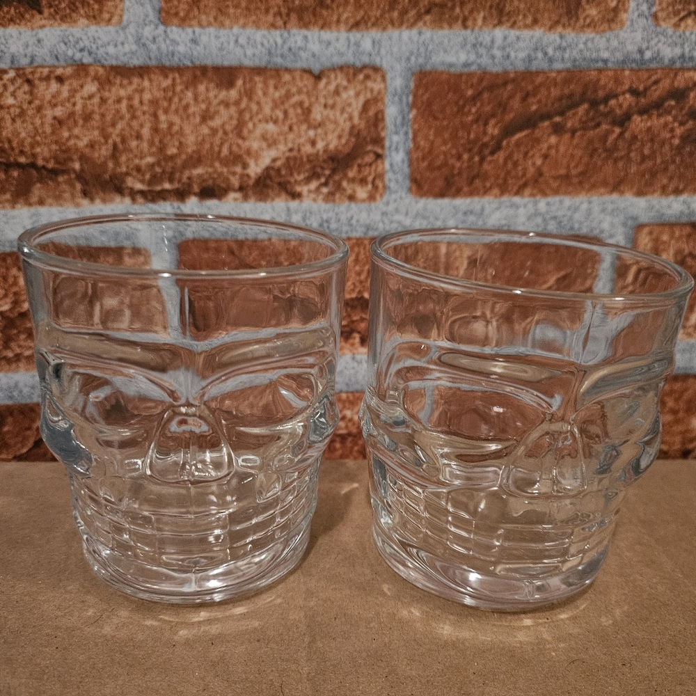 Set of 2 SKULL Drinking Glasses Party Fun Halloween